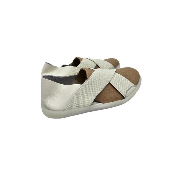 Zeuvad Crossed-Strap Sandal - Picture 5 of 8